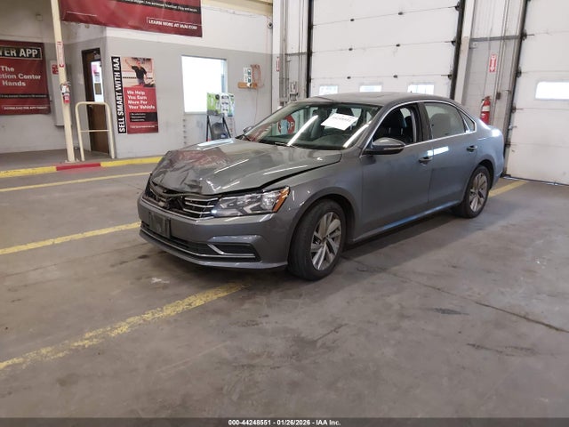 1VWBA7A32JC010808 Volkswagen Passat 2.0t Se