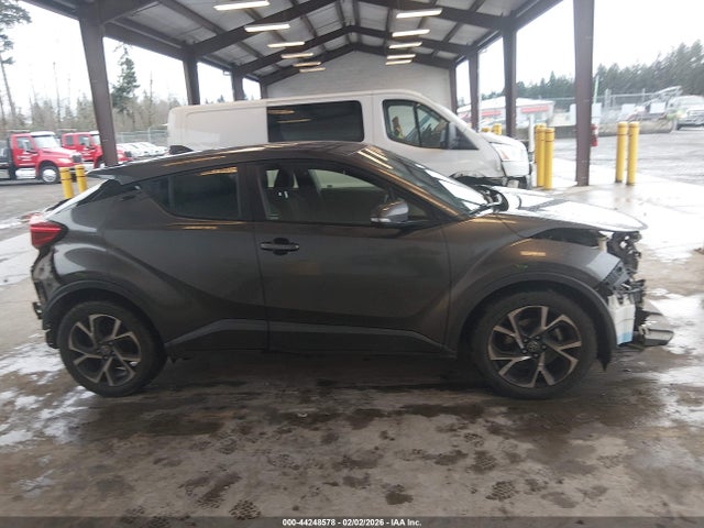 JTNKHMBX6K1035671 Toyota C-HR XLE
