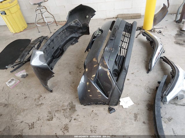 JTNKHMBX6K1035671 Toyota C-HR XLE
