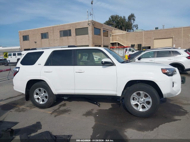 Toyota 4RUNNER SR5 2023 JTEEU5JR4P5298355 Image 13