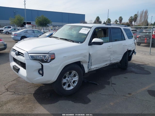 Toyota 4RUNNER SR5 2023 JTEEU5JR4P5298355 Image 2