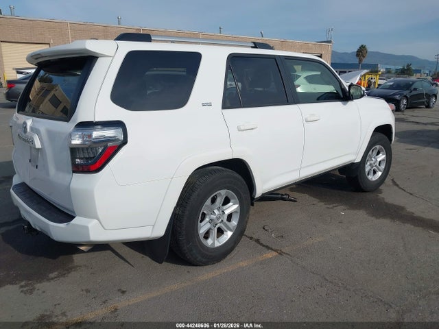 Toyota 4RUNNER SR5 2023 JTEEU5JR4P5298355 Image 4
