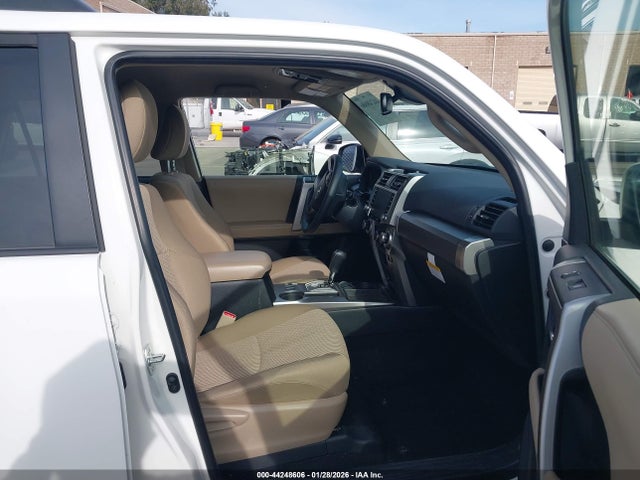 Toyota 4RUNNER SR5 2023 JTEEU5JR4P5298355 Image 5