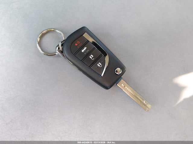 4T1C11AK3PU800001 Toyota CAMRY LE