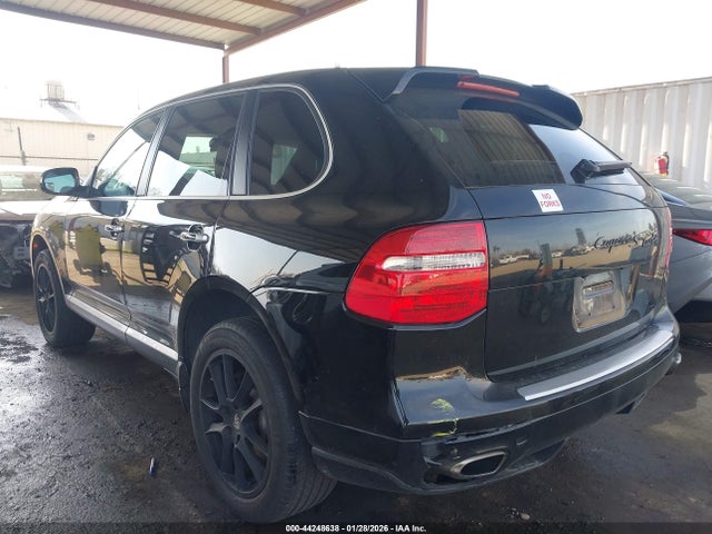 2010 PORSCHE CAYENNE WP1AA2AP8ALA03543 Photo 2