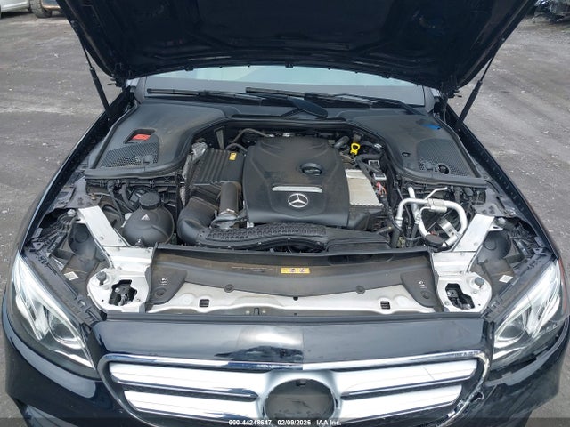 44248647 :رقم المزاد ، WDDZF4KB4HA025250 vin ، 2017 Mercedes-benz E 300 4matic مزاد بيع