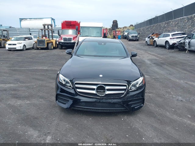 44248647 :رقم المزاد ، WDDZF4KB4HA025250 vin ، 2017 Mercedes-benz E 300 4matic مزاد بيع