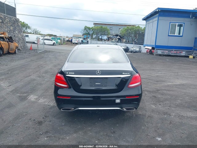 44248647 :رقم المزاد ، WDDZF4KB4HA025250 vin ، 2017 Mercedes-benz E 300 4matic مزاد بيع
