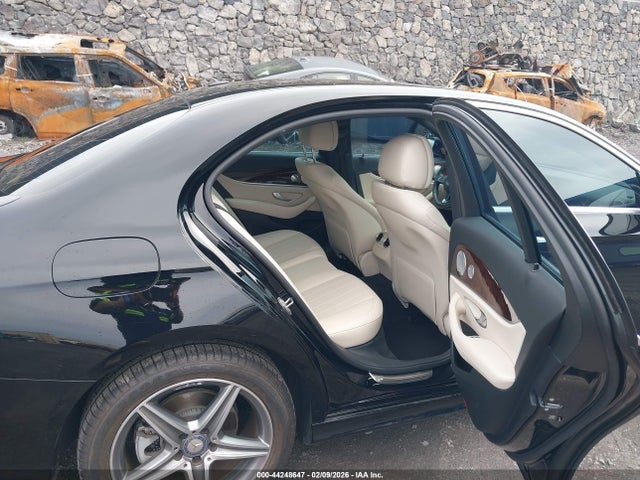 44248647 :رقم المزاد ، WDDZF4KB4HA025250 vin ، 2017 Mercedes-benz E 300 4matic مزاد بيع