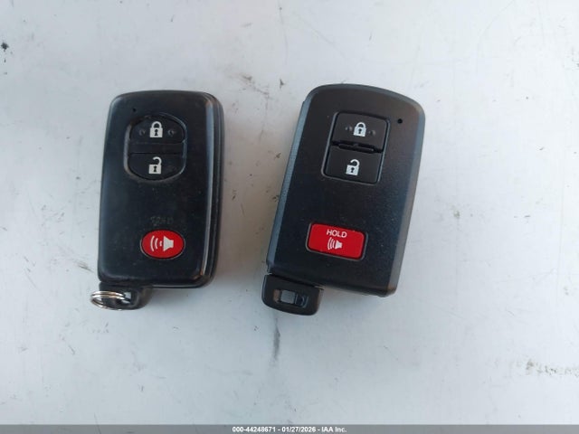 JTDZN3EU1EJ003156 Toyota Prius V Five