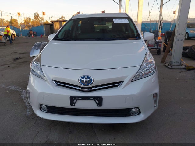 JTDZN3EU1EJ003156 Toyota Prius V Five