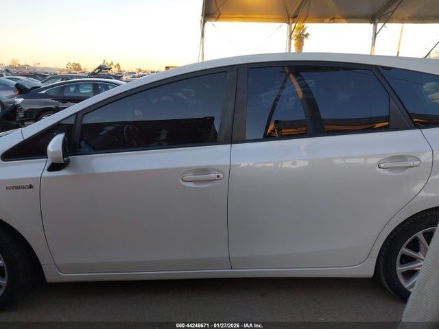 JTDZN3EU1EJ003156 Toyota Prius V Five