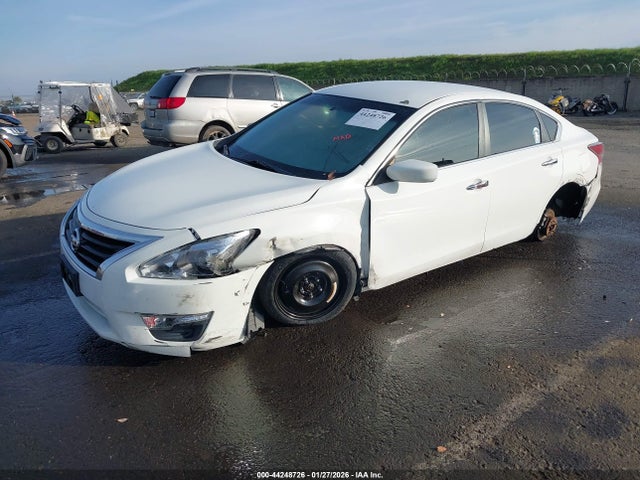 Nissan Altima 2.5 S 2015 1N4AL3AP7FC294504 Image 2