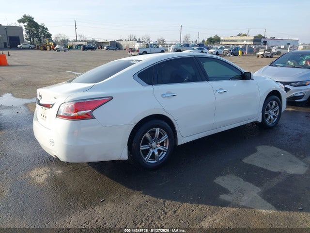 Nissan Altima 2.5 S 2015 1N4AL3AP7FC294504 Image 4