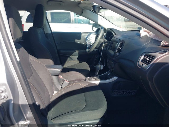 3C4NJCAB1JT250789 Jeep Compass Sport Fwd