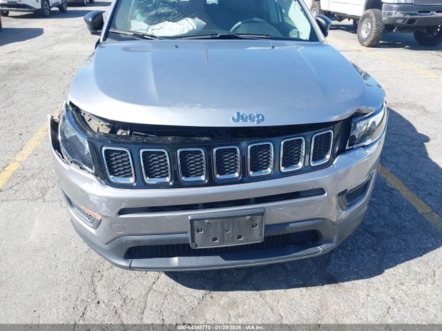 3C4NJCAB1JT250789 Jeep Compass Sport Fwd