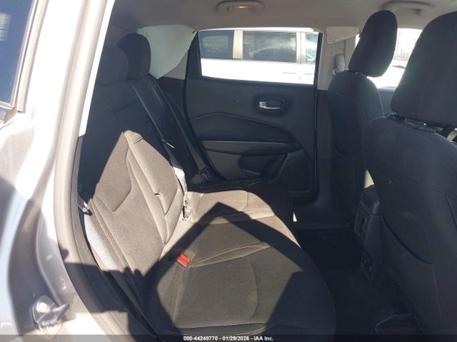3C4NJCAB1JT250789 Jeep Compass Sport Fwd