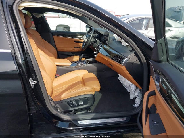 WBA53BH02MWX13950 BMW 530I