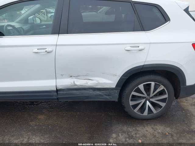 3VVWX7B24NM073164 Volkswagen Taos 1.5t Se