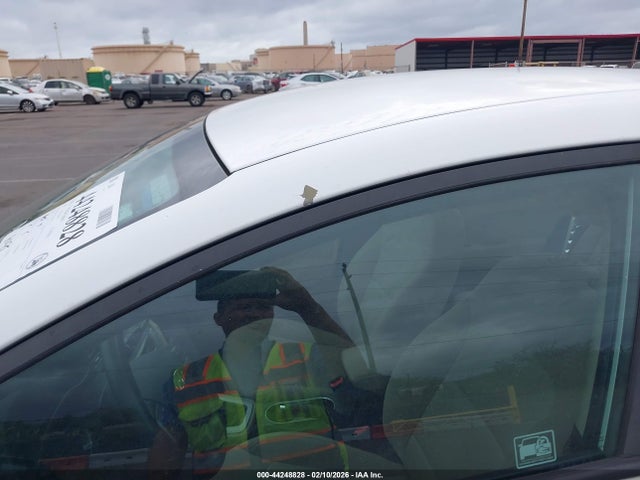 5NPD84LFXJH224673 Hyundai ELANTRA SEL