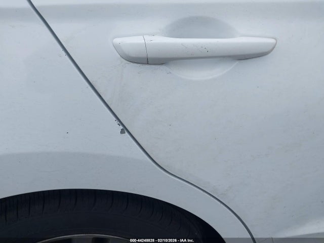 5NPD84LFXJH224673 Hyundai ELANTRA SEL