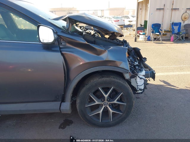 JTMNFREV4GJ069663 Toyota RAV4 SE