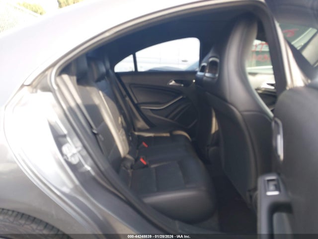 Mercedes-Benz CLA 250 2015 WDDSJ4EB8FN283479 Image 8