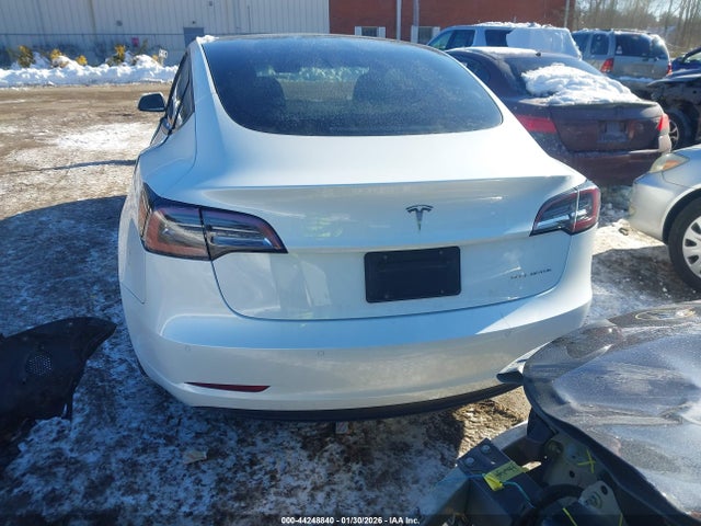 Продажа на аукционе авто 2022 Tesla Model 3 Long Range Dual Motor All-wheel Drive, vin: 5YJ3E1EB0NF205261, номер лота: 44248840