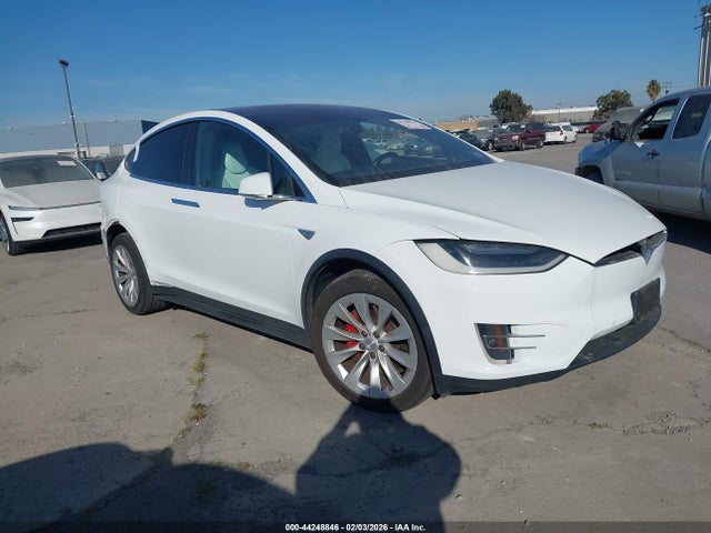 Tesla Model X 75d/p100d/p90d 2016 5YJXCBE44GF000544 головне зображення
