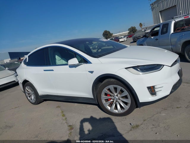 Tesla Model X 75d/p100d/p90d 2016 5YJXCBE44GF000544 Image 13