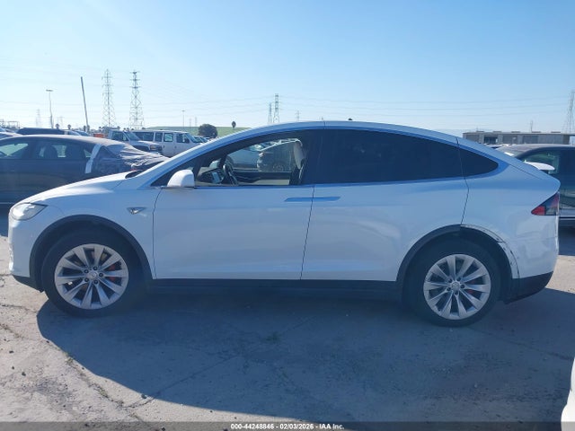 Tesla Model X 75d/p100d/p90d 2016 5YJXCBE44GF000544 Image 14