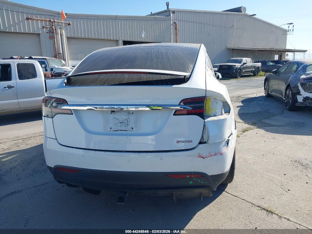 Tesla Model X 75d/p100d/p90d 2016 5YJXCBE44GF000544 Image 16