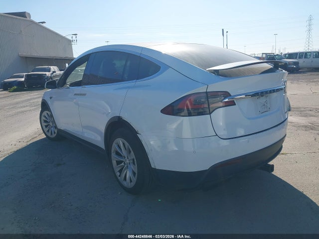 Tesla Model X 75d/p100d/p90d 2016 5YJXCBE44GF000544 Image 3