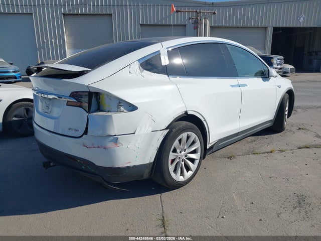 Tesla Model X 75d/p100d/p90d 2016 5YJXCBE44GF000544 Image 4