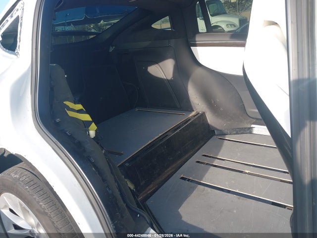Tesla Model X 75d/p100d/p90d 2016 5YJXCBE44GF000544 Image 8
