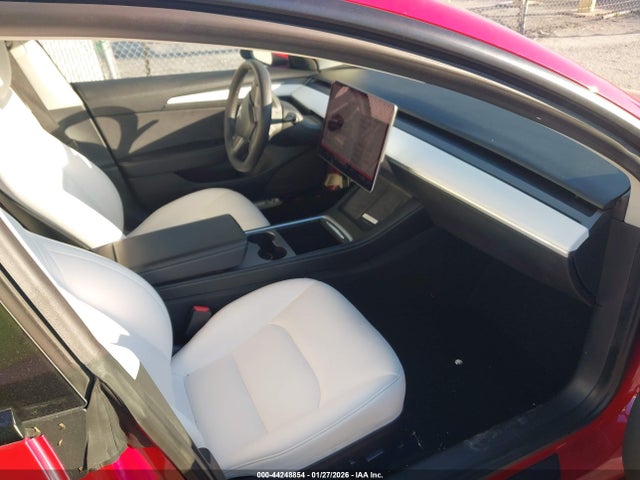 44248854 :رقم المزاد ، 5YJ3E1EC9NF163116 vin ، 2022 Tesla Model 3 Performance Dual Motor All-wheel Drive مزاد بيع
