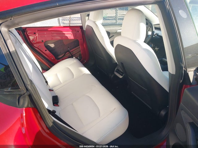 44248854 :رقم المزاد ، 5YJ3E1EC9NF163116 vin ، 2022 Tesla Model 3 Performance Dual Motor All-wheel Drive مزاد بيع