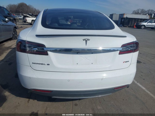 44248865 :رقم المزاد ، 5YJSA1DP7DFP28893 vin ، 2013 Tesla Model S Performance مزاد بيع