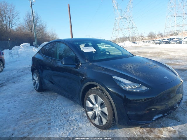 2021 TESLA MODEL Y 5YJYGDEE7MF109962 Photo 0