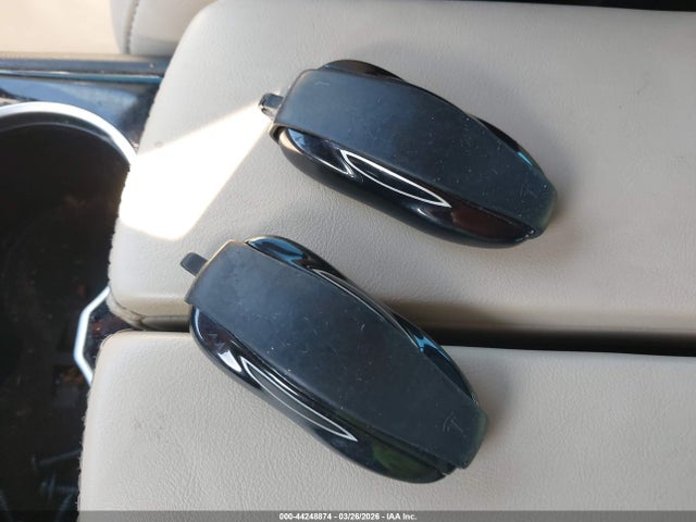 2015 Tesla Model S 85d/p85d მანქანა იყიდება აუქციონზე, vin: 5YJSA1H46FF093992, აუქციონის ნომერი: 44248874