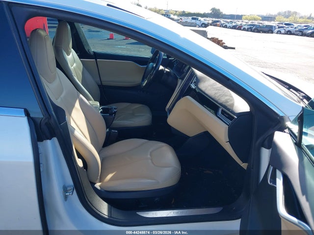 2015 Tesla Model S 85d/p85d მანქანა იყიდება აუქციონზე, vin: 5YJSA1H46FF093992, აუქციონის ნომერი: 44248874
