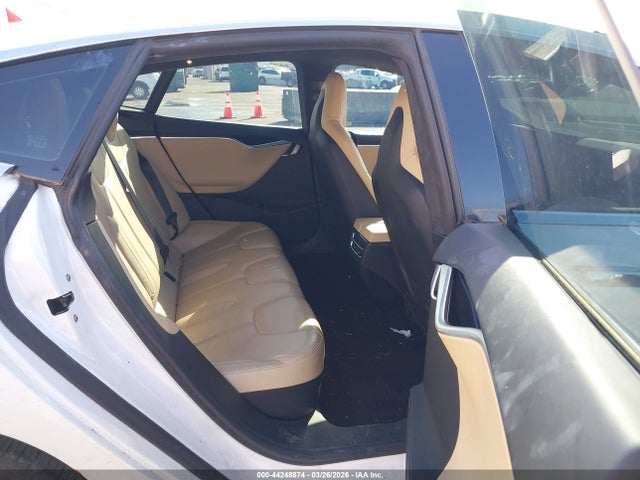 2015 Tesla Model S 85d/p85d მანქანა იყიდება აუქციონზე, vin: 5YJSA1H46FF093992, აუქციონის ნომერი: 44248874