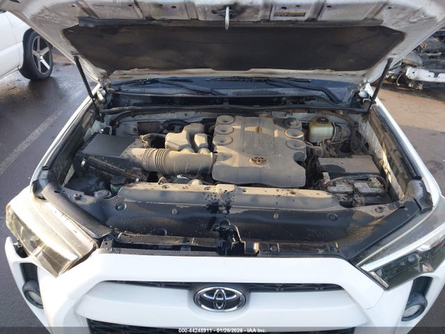JTEBU5JR8J5609277 Toyota 4RUNNER SR5