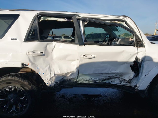 JTEBU5JR8J5609277 Toyota 4RUNNER SR5