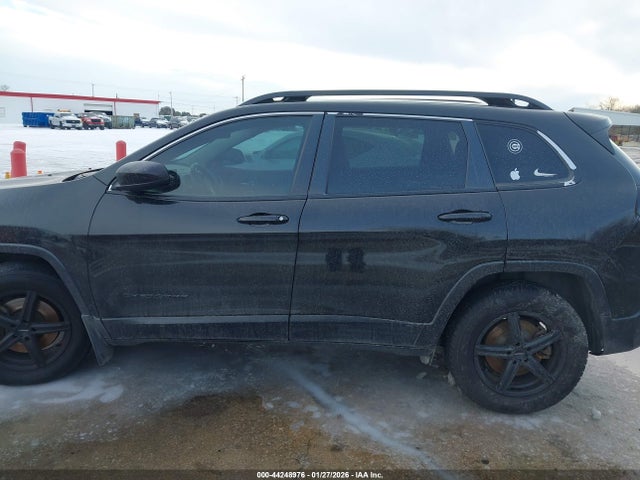 1C4PJMCBXGW221399 Jeep Cherokee Latitude