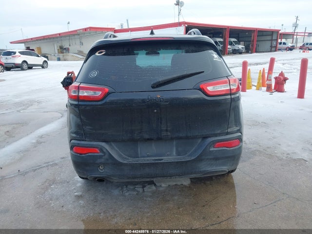 1C4PJMCBXGW221399 Jeep Cherokee Latitude