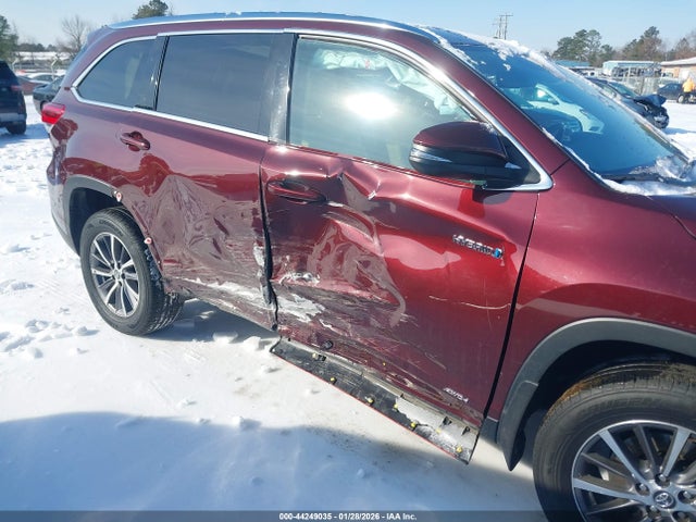 5TDJGRFH9KS064460 Toyota Highlander Hybrid Xle