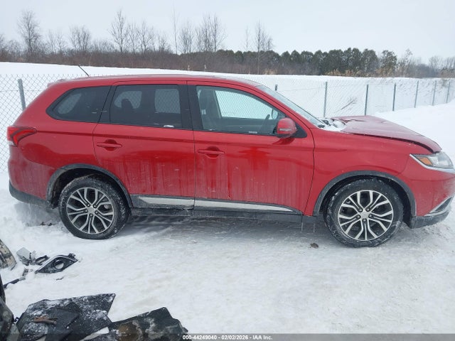 Продажа на аукционе авто 2016 Mitsubishi Outlander Se, vin: JA4AZ3A31GZ023016, номер лота: 44249040