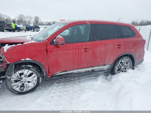 Продажа на аукционе авто 2016 Mitsubishi Outlander Se, vin: JA4AZ3A31GZ023016, номер лота: 44249040