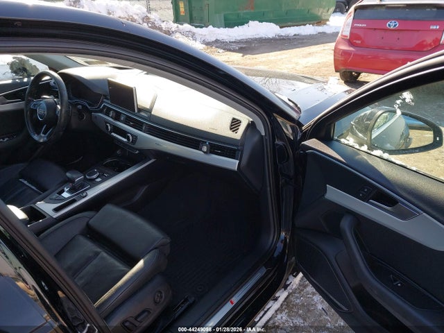 2017 AUDI A4 WAUFNAF48HN028975 Photo 4